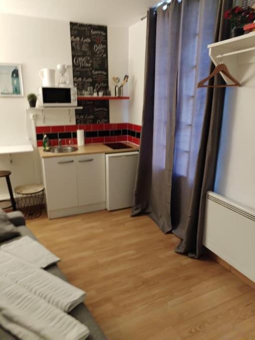 Studio Rue De La Sante Париж Екстериор снимка