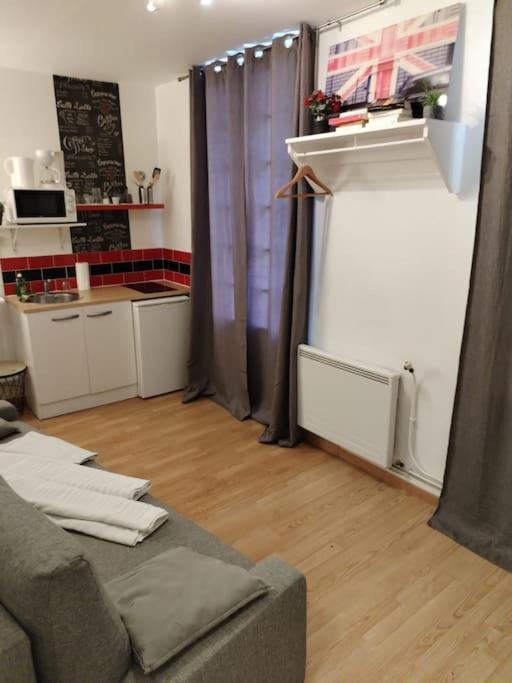 Studio Rue De La Sante Париж Екстериор снимка