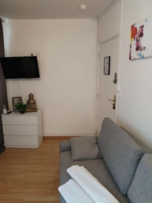 Studio Rue De La Sante Париж Екстериор снимка