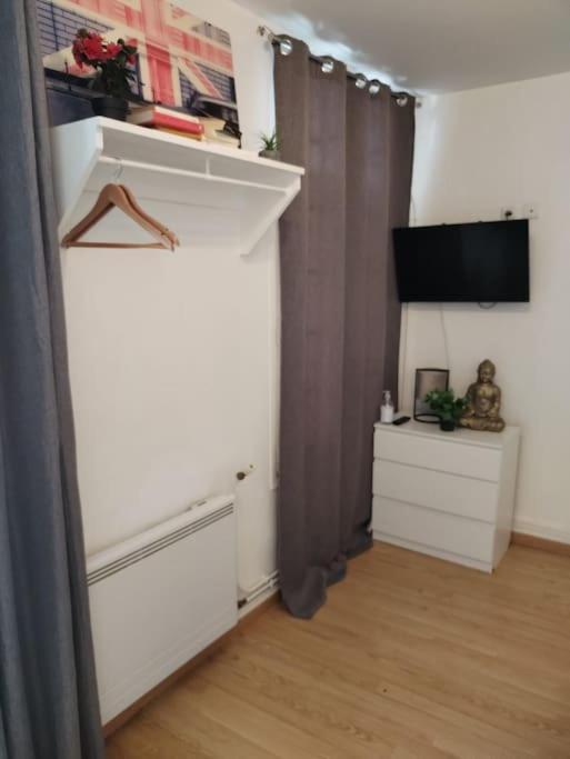 Studio Rue De La Sante Париж Екстериор снимка